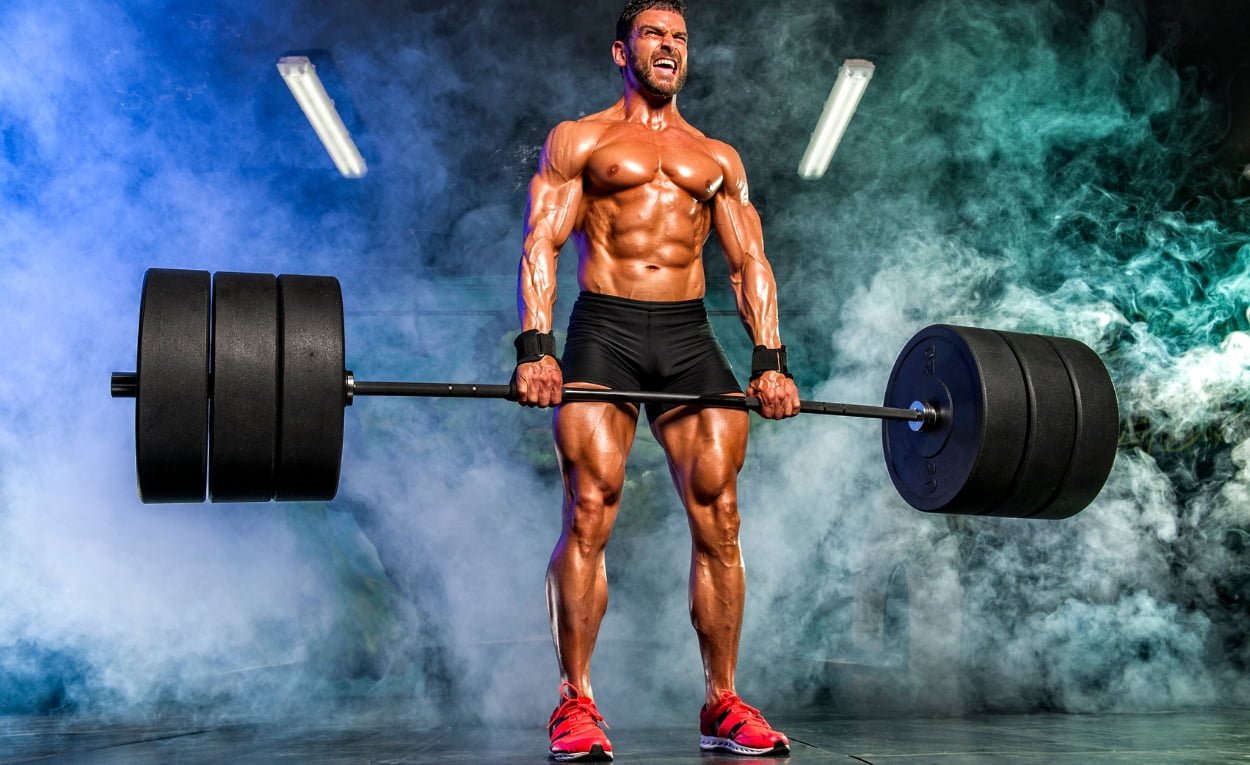 Deadlift for Beginners: How to Build Muscle and Avoid Common Mistakes 18 deadlifting
